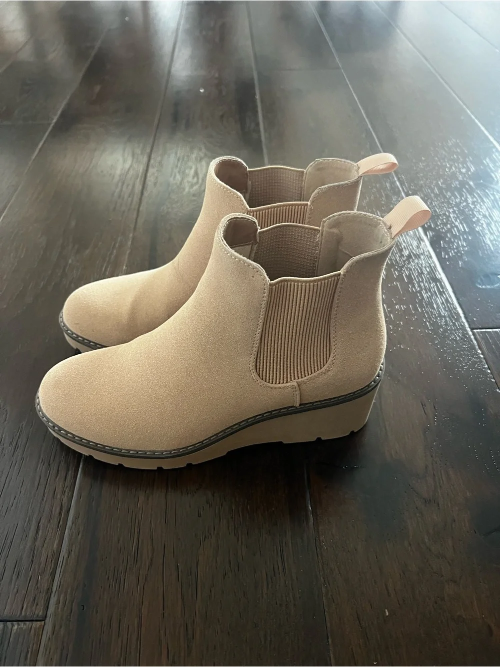 Wedge boots in khaki
